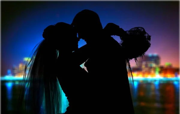 Wedding couple on the beach — Stock Photo, Image