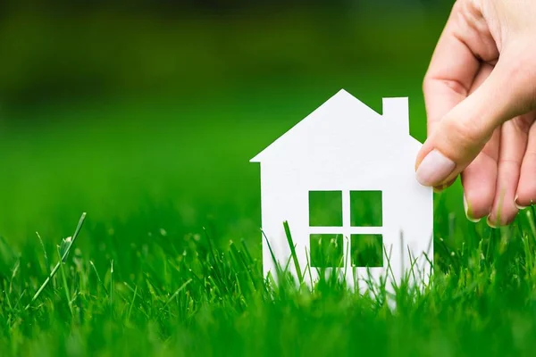 Hand Hold House Green Field — Stock Photo, Image