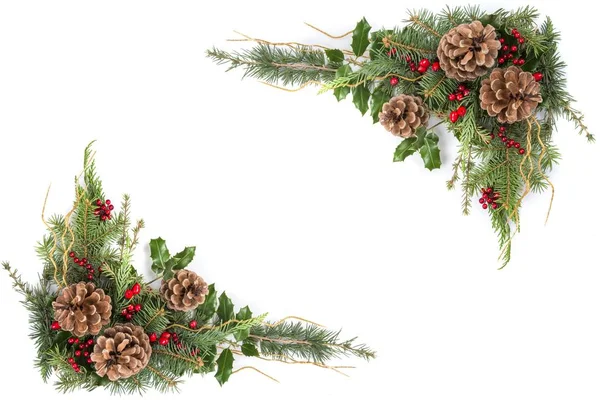 Composição de Natal com cones de pinheiro — Fotografia de Stock