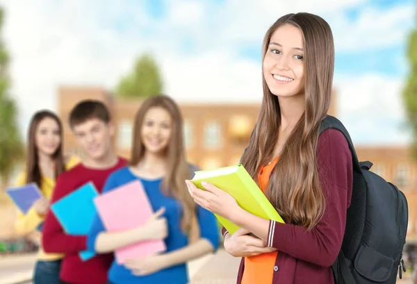 Jonge vrouwelijke student — Stockfoto