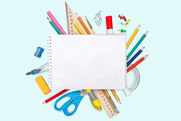 Composição de papelaria escolar — Fotografia de Stock