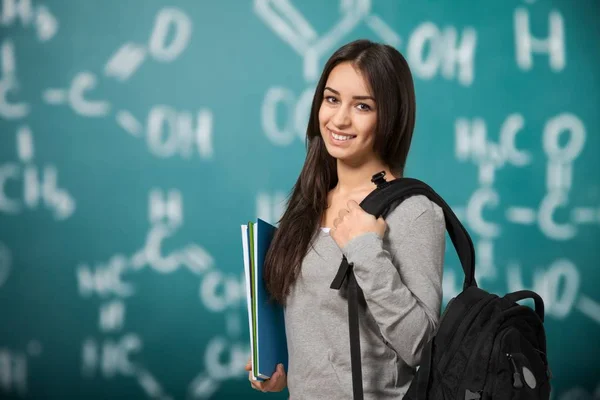 Jonge vrouwelijke student — Stockfoto