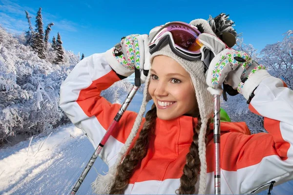 Happy νεαρό θηλυκό snowboarder — Φωτογραφία Αρχείου