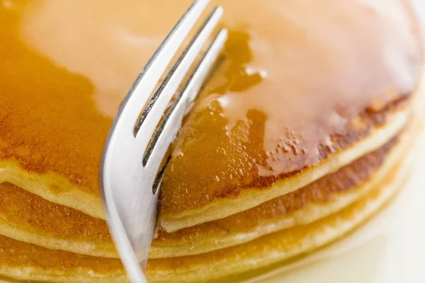 Lekkere pannenkoeken met boter — Stockfoto