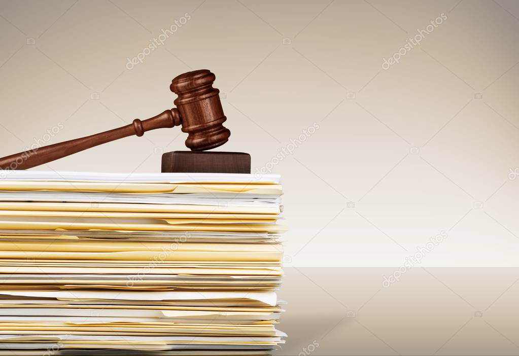 judge hammer  and documents 
