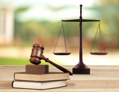 Adalet ölçekler ve kitaplar