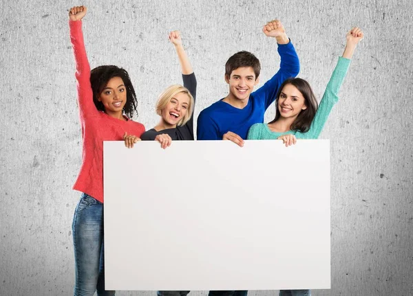 Personas con tarjeta en blanco — Foto de Stock