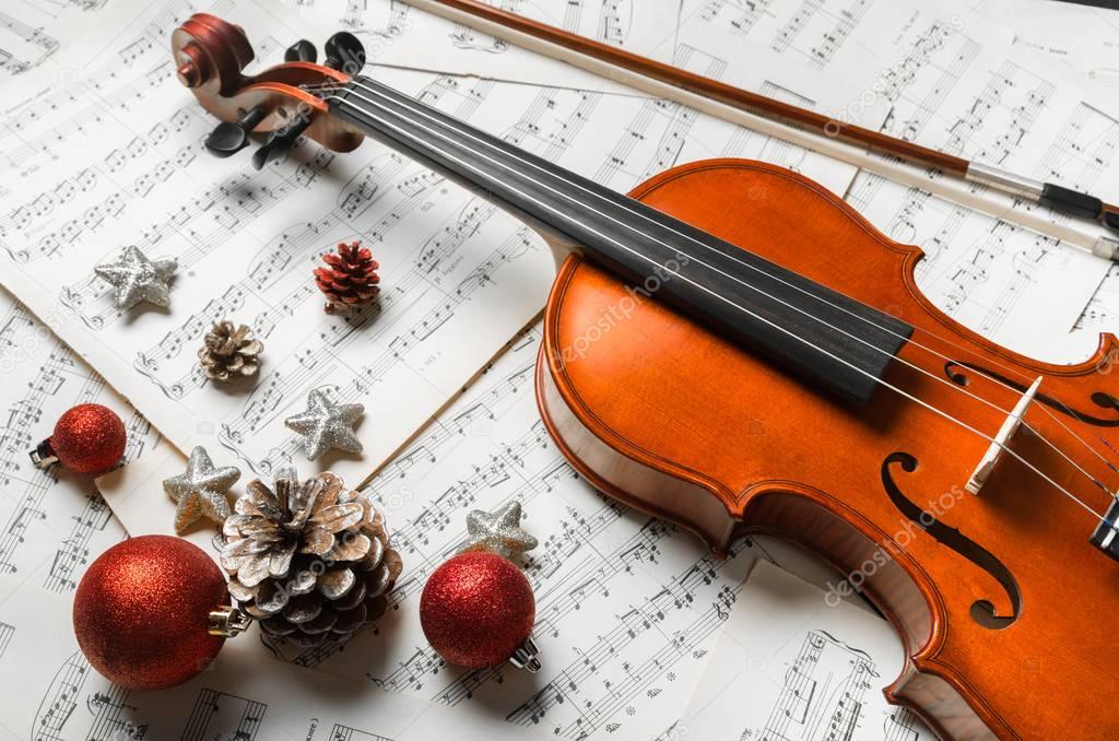 Violin, Notes and Christmas decor