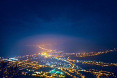 gece şehir ışıklı şehir