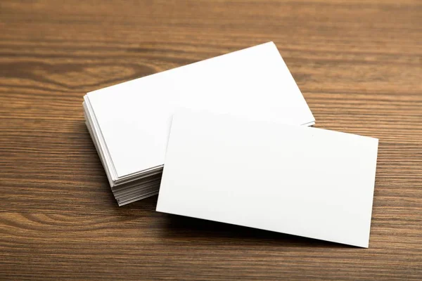 Lege witte enveloppen stapel — Stockfoto