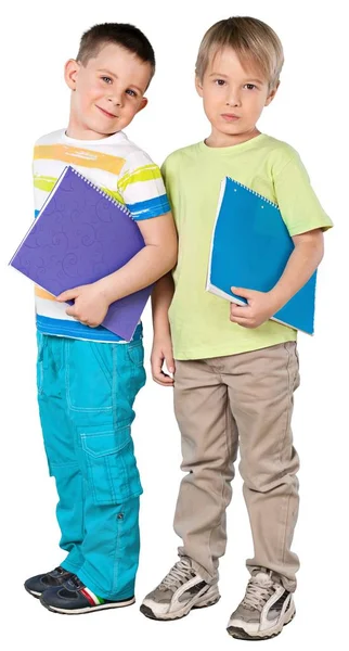 Zwei kleine Jungen mit Notizbüchern — Stockfoto