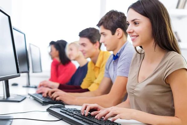 Group of Students with computers — Stock Photo, Image