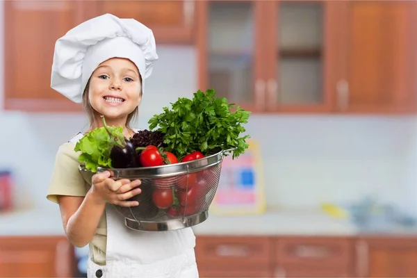 Κοριτσάκι προετοιμασία υγιεινά τρόφιμα — Φωτογραφία Αρχείου