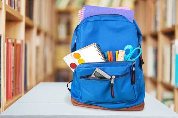 Cancelleria scolastica in zaino — Foto Stock