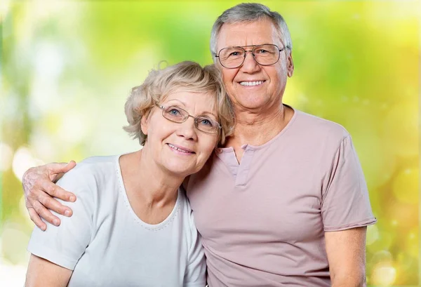 Gelukkige senior paar glimlachen — Stockfoto