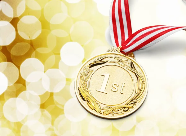 Medaglia d'oro con nastro — Foto Stock