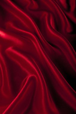 kırmızı saten veya ipek kumaş 