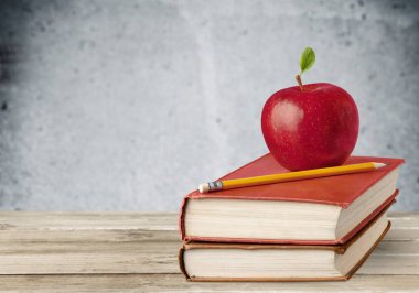 Renkli kitap yığını 