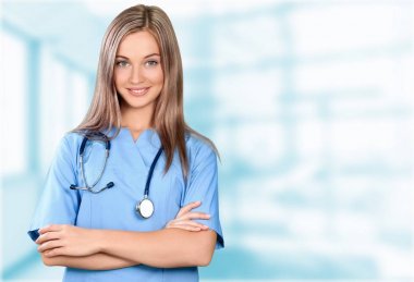 Steteskoplu kadın doktor. 