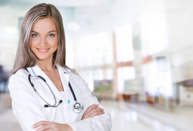kadın doktor izole stetoskop ile