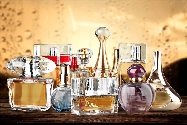 Aromatyczne perfumy — Zdjęcie stockowe