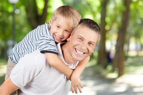 Felice padre con ragazzo — Foto Stock