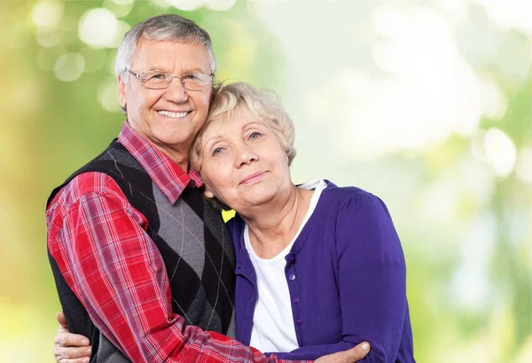 Elderly couple in park — Stock Photo, Image