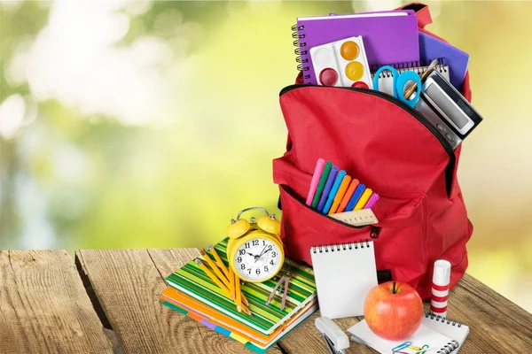 Papelería escolar en mochila —  Fotos de Stock