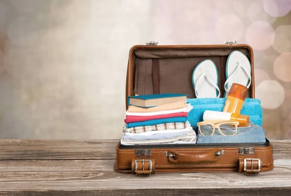 Retro walizkę z podróży obiektów — Zdjęcie stockowe