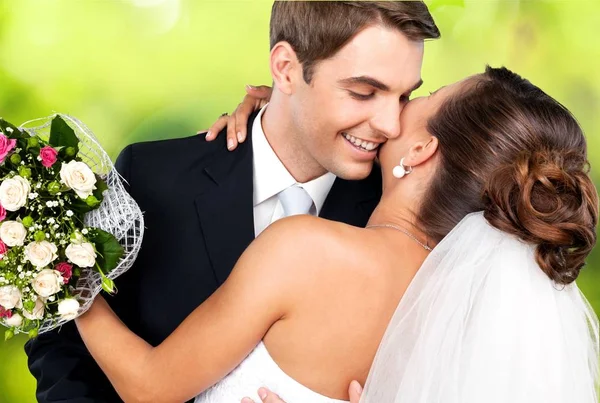 Novia y novio bailando — Foto de Stock