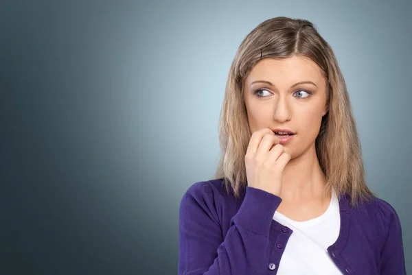 Junge schöne Frau — Stockfoto