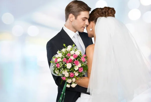 Gelin ve damat şık buket holding — Stok fotoğraf