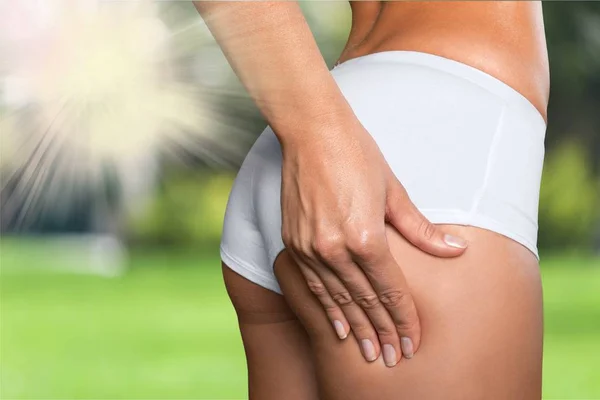 Corpo da mulher em roupas brancas — Fotografia de Stock