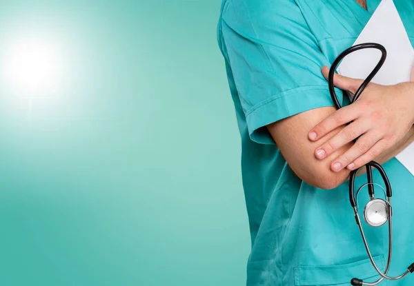 Seorang dokter dengan stetoskop — Stok Foto