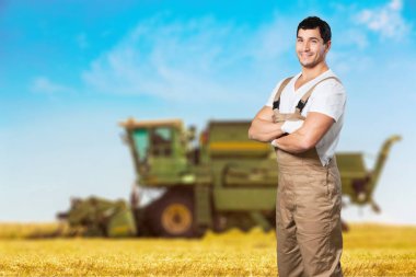 adam ayakta seyir kamera