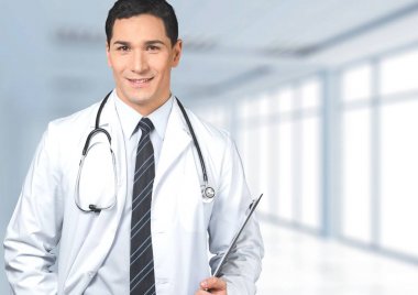 yakışıklı doktor portresi  