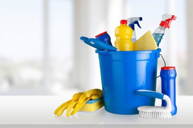 plastik şişe, eldiven ve kova Temizleme 