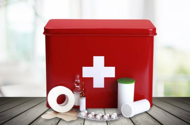 ilk yardım kiti ile tıbbi malzeme