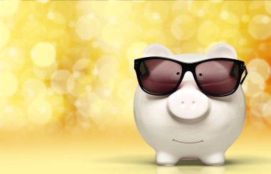 güneş gözlüğü ile Piggy banka