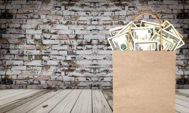 alışveriş torbasında dolar 