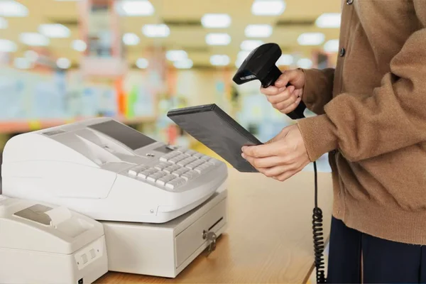 Närbild Cashier Arbetar Mall — Stockfoto