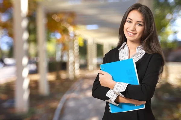 Joven hermosa mujer de negocios — Foto de Stock