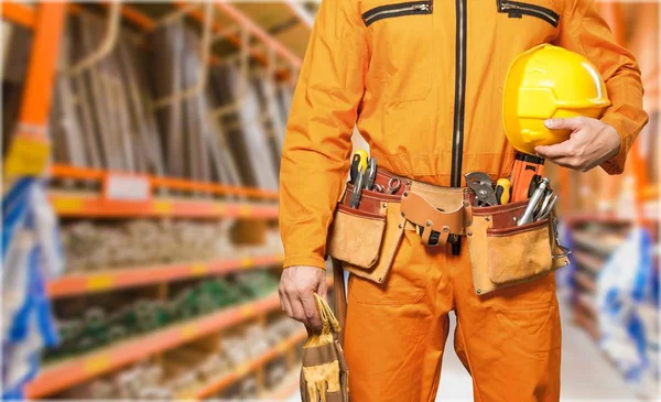 Trabajador con cinturón de herramientas —  Fotos de Stock