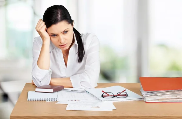 Depressive junge Geschäftsfrau — Stockfoto