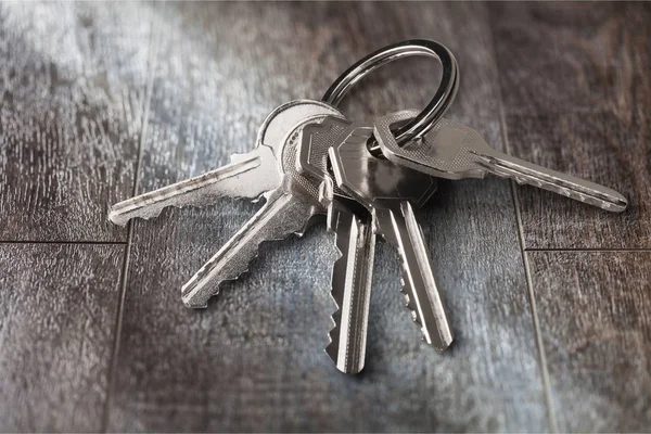 Keys on wooden table — Stock Photo, Image