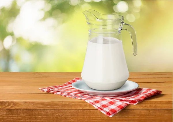 Glazen kan van melk — Stockfoto