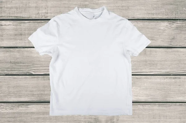 Vista superior de la camiseta blanca — Foto de Stock