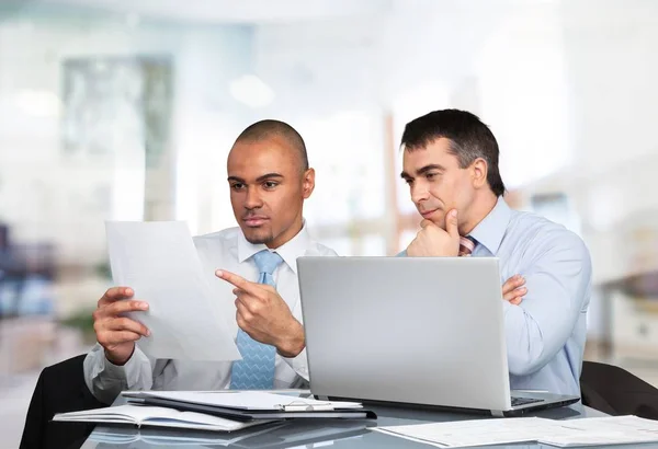 Young businessmen working — Stock Photo, Image