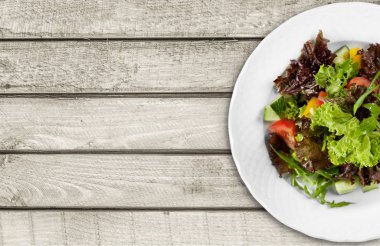 Lezzetli sebze salatası. 