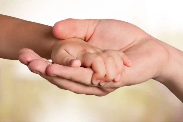 Nyfödda baby hand — Stockfoto